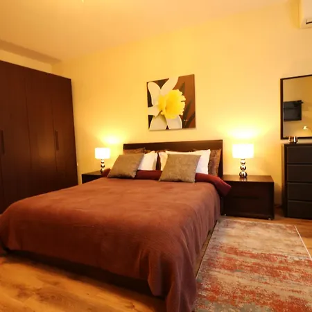 Garden View Apartment